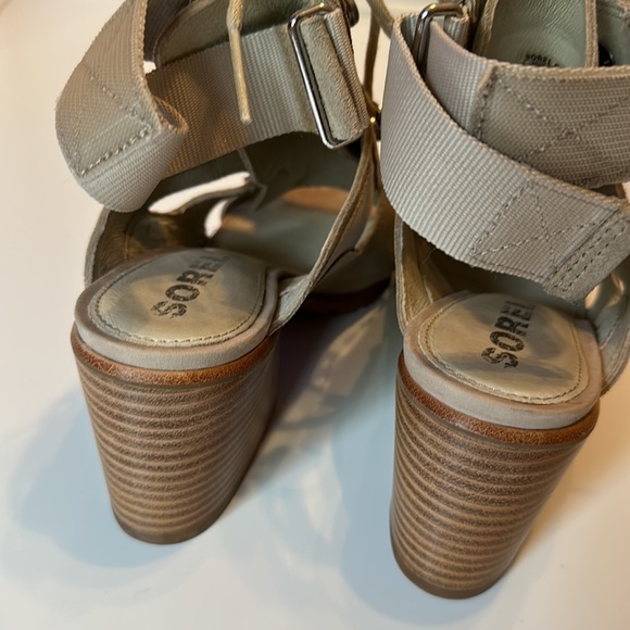 SOREL lace up sandal excellent condition. Worn once.  Size 8 - Picture 5 of 7